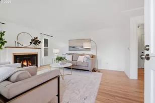 5726 SW Florida St, Portland, OR 97219 - Photo 4