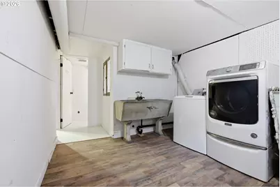 5726 SW Florida St, Portland, OR 97219 - Photo 24