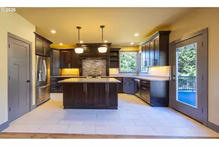 2712 NW Daysha Dr, Roseburg, OR 97471 - Photo 4