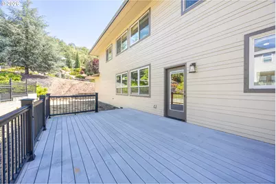 2712 NW Daysha Dr, Roseburg, OR 97471 - Photo 28