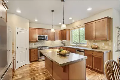 11682 SE Carter Ln, Happy Valley, OR 97086 - Photo 10