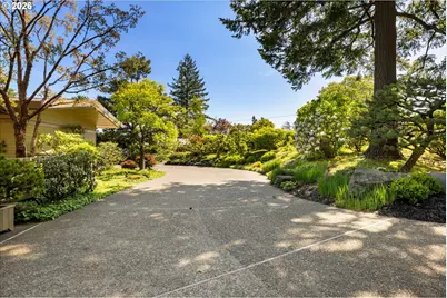 1117 SW Mitchell Ln, Portland, OR 97239 - Photo 38