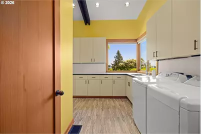 1117 SW Mitchell Ln, Portland, OR 97239 - Photo 28