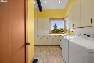 1117 SW Mitchell Ln, Portland, OR 97239 - Photo 28