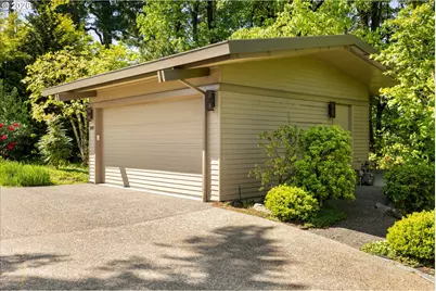 1117 SW Mitchell Ln, Portland, OR 97239 - Photo 40