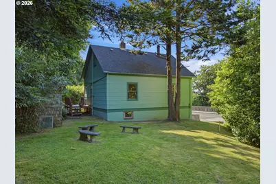 1829 Irving Ave, Astoria, OR 97103 - Photo 30