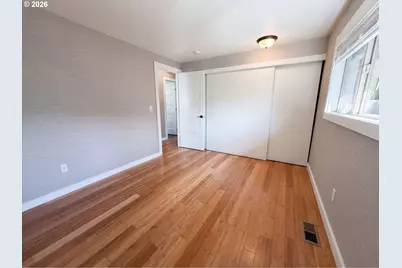 1320 NE 17th St, Gresham, OR 97030 - Photo 4
