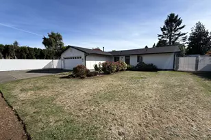 1320 NE 17th St, Gresham, OR 97030 - Photo 12