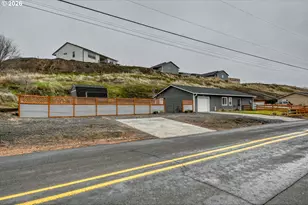 2010 Tutuilla Rd, Pendleton, OR 97801 - Photo 2