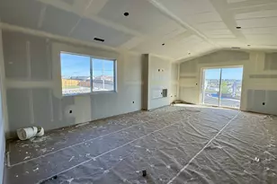 848 NE Laurel Spgs Dr, Hermiston, OR 97838 - Photo 2