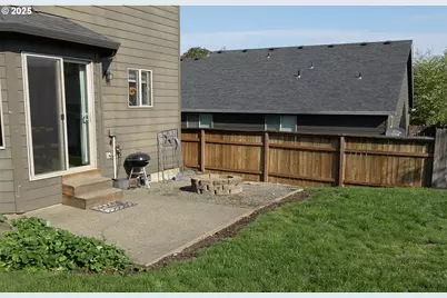 3352 NE Daffodil Dr, McMinnville, OR 97128 - Photo 28