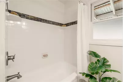 7825 SE Sherman St, Portland, OR 97215 - Photo 18