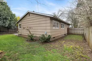 7825 SE Sherman St, Portland, OR 97215 - Photo 34