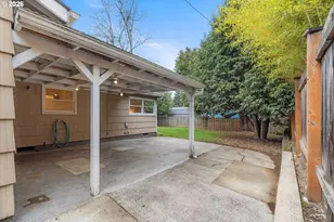 7825 SE Sherman St, Portland, OR 97215 - Photo 28