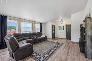 26 SE Wheeler St, Cascade Locks, OR 97014 - Photo 4
