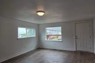 306 8th St, Garibaldi, OR 97118 - Photo 10