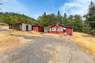 3461 W Evans Creek Rd, Rogue River, OR 97537 - Photo 24
