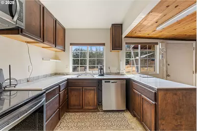 3461 W Evans Creek Rd, Rogue River, OR 97537 - Photo 6