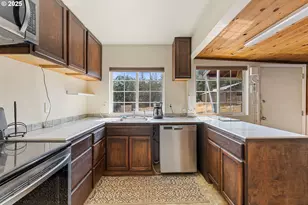 3461 W Evans Creek Rd, Rogue River, OR 97537 - Photo 6