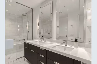 550 SW 10th Ave #2408, Portland, OR 97205 - Photo 16