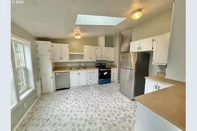 1282 E 3rd St #37, Lafayette, OR 97127 - Photo 6