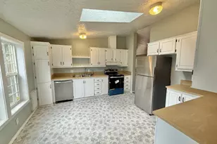 1282 E 3rd St, Lafayette, OR 97127 - Photo 6