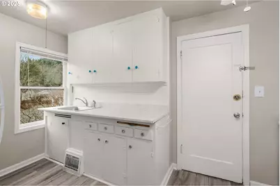 646 SE 60th Ave, Portland, OR 97215 - Photo 24