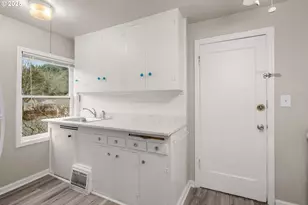 646 SE 60th Ave, Portland, OR 97215 - Photo 24