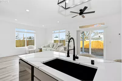 511 E Collins St, Goldendale, WA 98620 - Photo 12