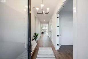 2560 Glen Eagles Pl, Lake Oswego, OR 97034 - Photo 2