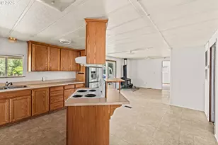 26266 Cory Rd, Junction City, OR 97448 - Photo 10
