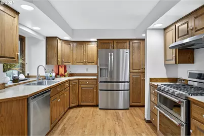 1941 NE 165th Pl, Portland, OR 97230 - Photo 16