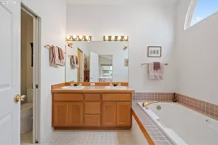 5799 Langford Ln, Lake Oswego, OR 97035 - Photo 26