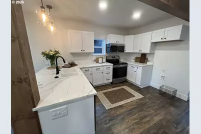 820 B St, Springfield, OR 97477 - Photo 6