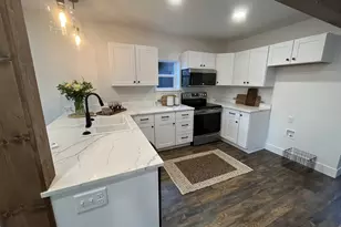 820 B St, Springfield, OR 97477 - Photo 6