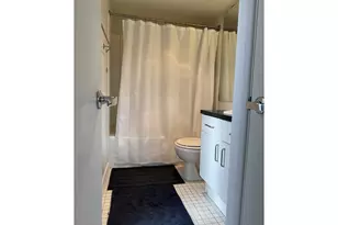 2020 SW Main St, Portland, OR 97205 - Photo 16