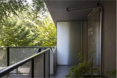 2020 SW Main St #405, Portland, OR 97205 - Photo 22