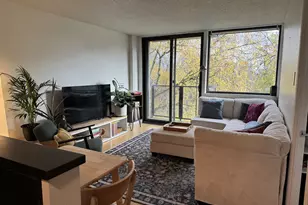 2020 SW Main St, Portland, OR 97205 - Photo 8