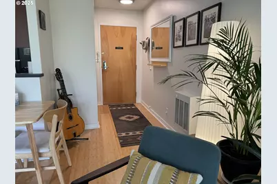 2020 SW Main St #405, Portland, OR 97205 - Photo 18