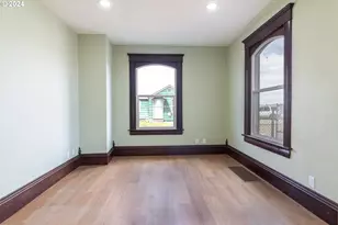 235 NE 3rd St, Hermiston, OR 97838 - Photo 4