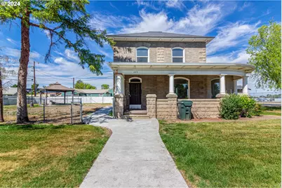 235 NE 3rd St, Hermiston, OR 97838 - Photo 1