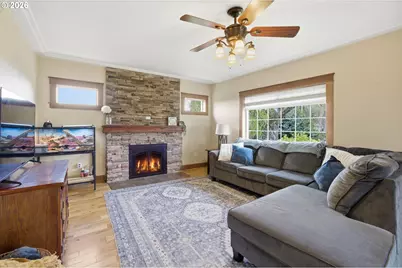 8235 72nd Ave NE, Salem, OR 97305 - Photo 6