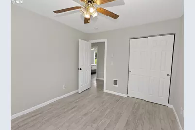 8329 N Johnswood Dr, Portland, OR 97203 - Photo 32