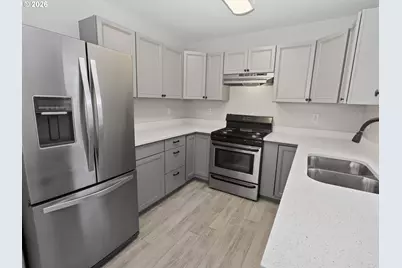 8329 N Johnswood Dr, Portland, OR 97203 - Photo 16