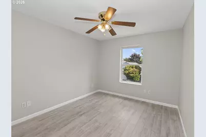 8329 N Johnswood Dr, Portland, OR 97203 - Photo 30