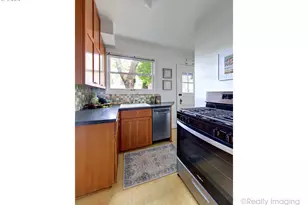 2937 SE Hawthorne Blvd, Portland, OR 97214 - Photo 14