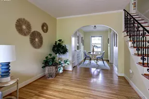 2937 SE Hawthorne Blvd, Portland, OR 97214 - Photo 8