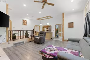 25741 E Highview Ct, Welches, OR 97067 - Photo 14