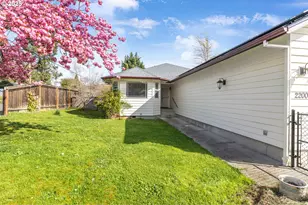 2200 SE Chinaberry Ave, Roseburg, OR 97470 - Photo 34