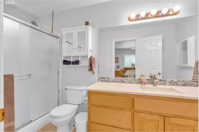 2200 SE Chinaberry Ave, Roseburg, OR 97470 - Photo 24